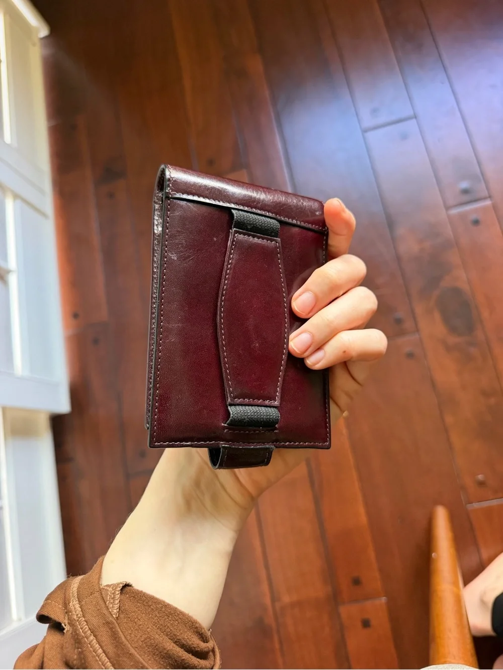 Tumi Deep/Mahogany or Dark Burgundy Leather ID & Card Holder